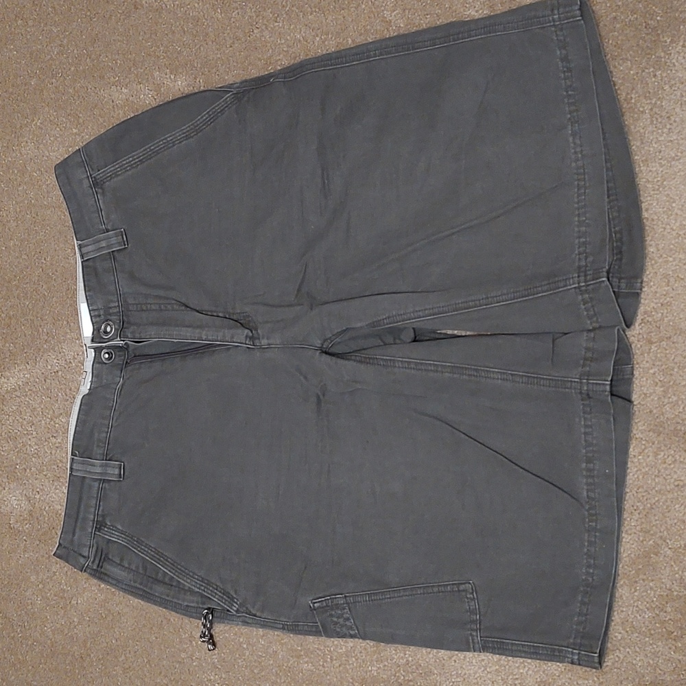 Columbia Gray Flat Front Men Shorts